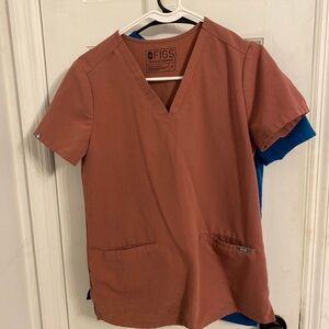 Figs scrub top